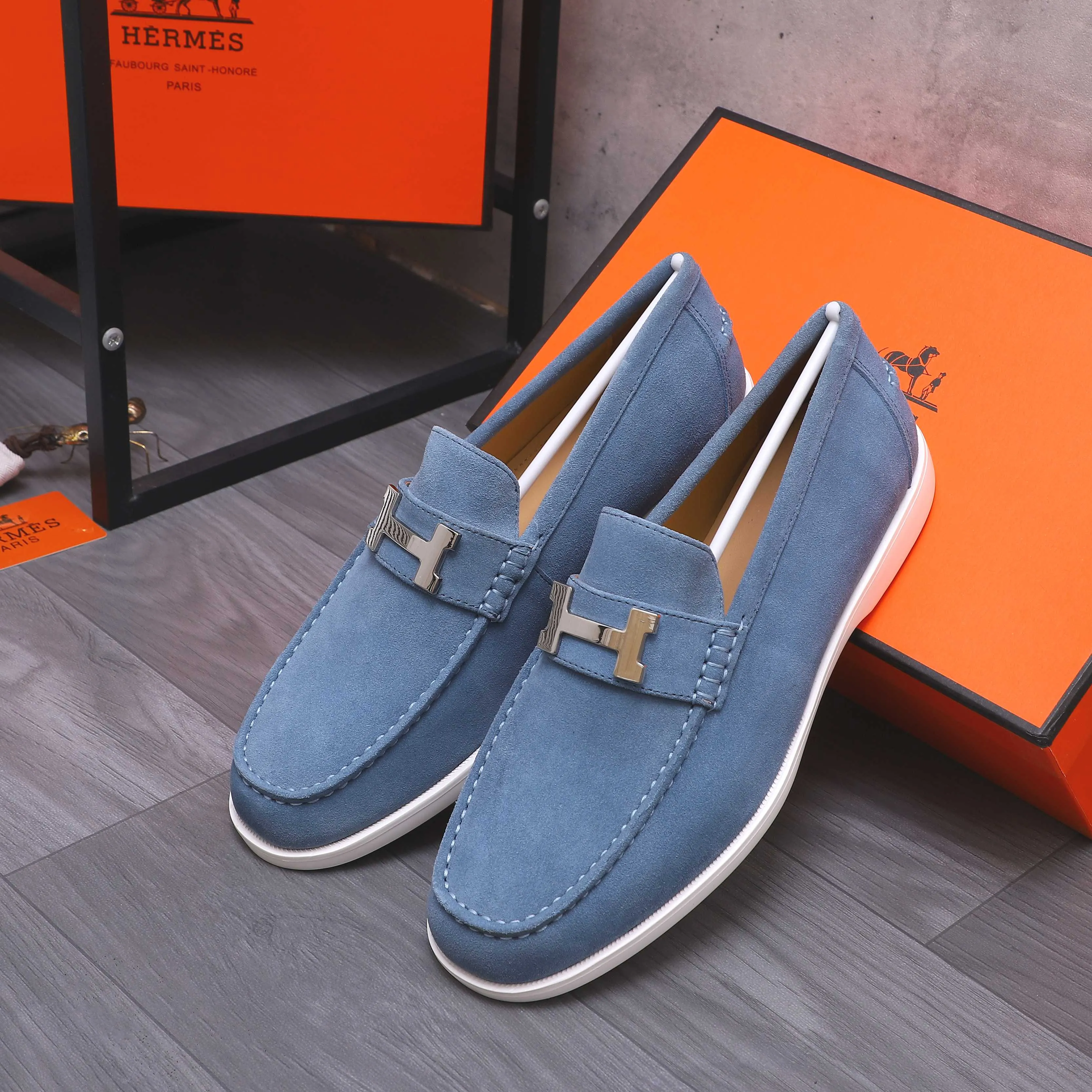 Men's shoes 💰p560 Product trademark: HERMES "Hermès" casual slip-on men's shoes. Regular size: 38-46 (45.46 is custom-made and non-refundable) Product materials: Selected frosted cowhide upper, cowhide lining, original foam rubber ultra-light sole